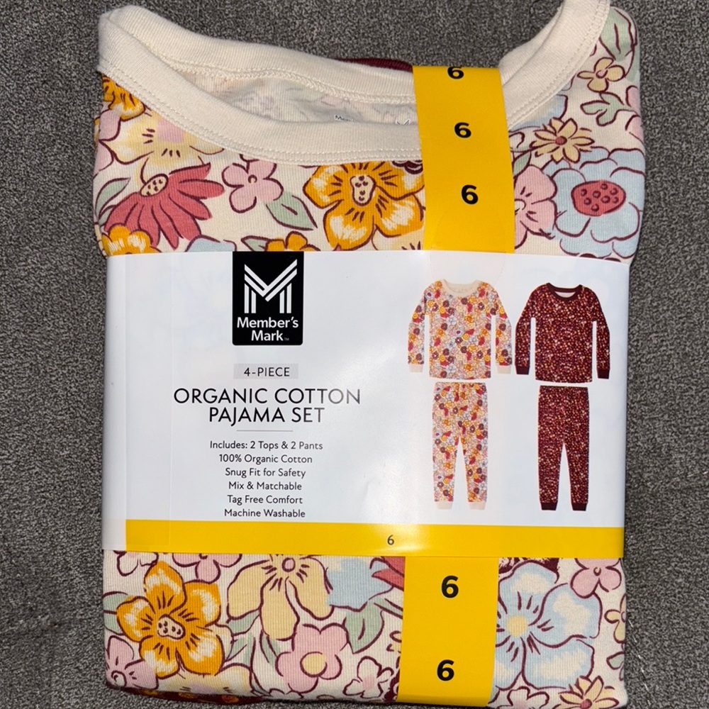 🌴Kids Floral Pajama Set - Cream and Pink Size 6